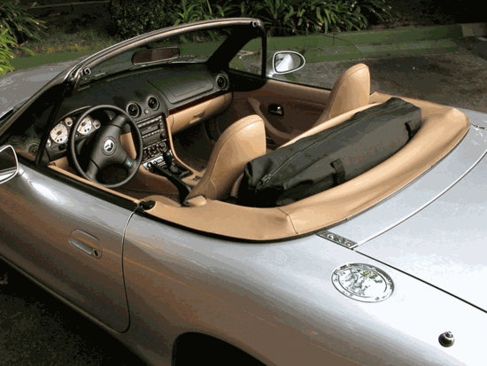 miata-deck-bag-3.gif