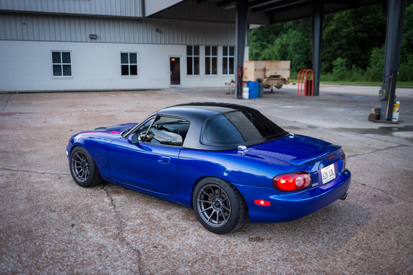 carbonmiata_low_ducktail_s.jpg