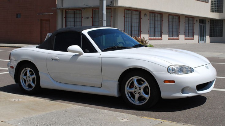 800px-MazdaMX5-001.jpg