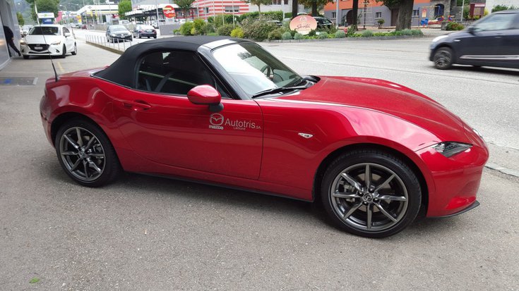 mazda-mx-5-cabriolet-2015-vorfuehrmodell.jpeg