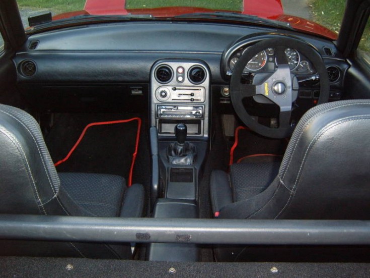 Moja Mazda_interior.jpg